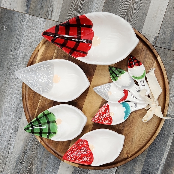 Gnome Measuring Spoons and Cups - Picture 3 of 6